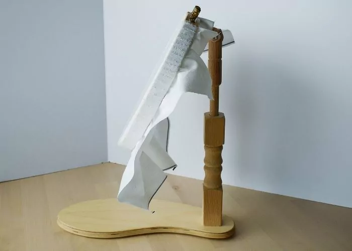 Hoop stand for hand embroidery with a fabric