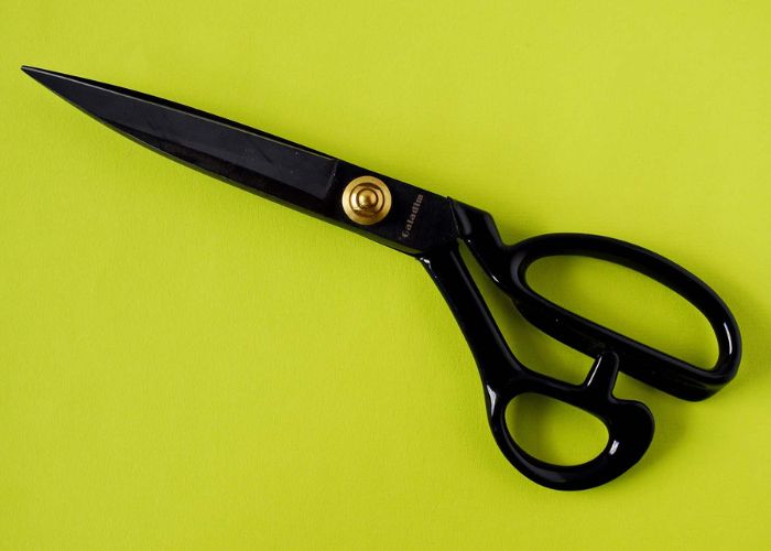 Famore 9 inch Floral Handle Tailor Shears