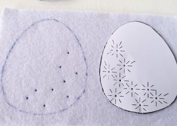 Transfer Easter egg felt decoration pattern to the fabric