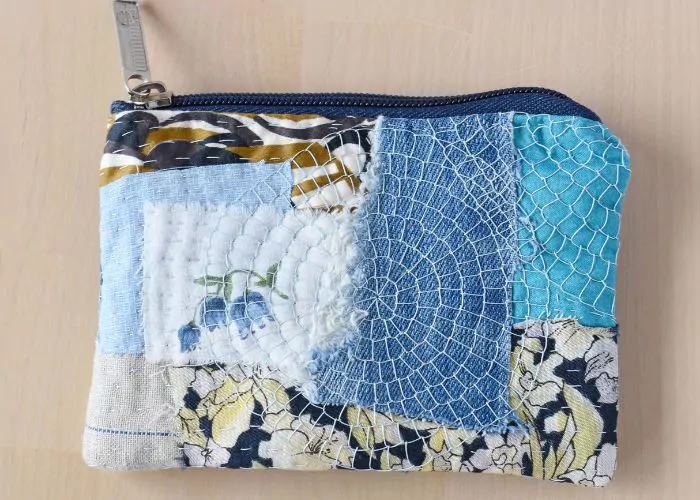 Embroider the running stitch around the border