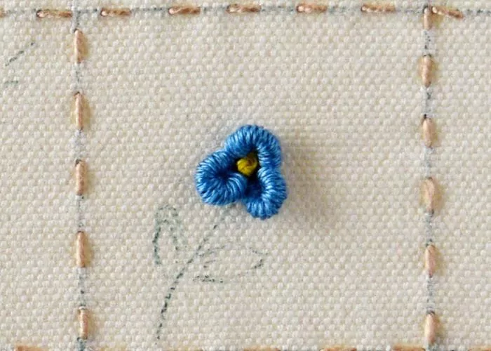 how to embroider bullion stitch flower: Forget me not step 2