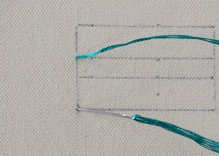 Closed Cretan stitch step1
