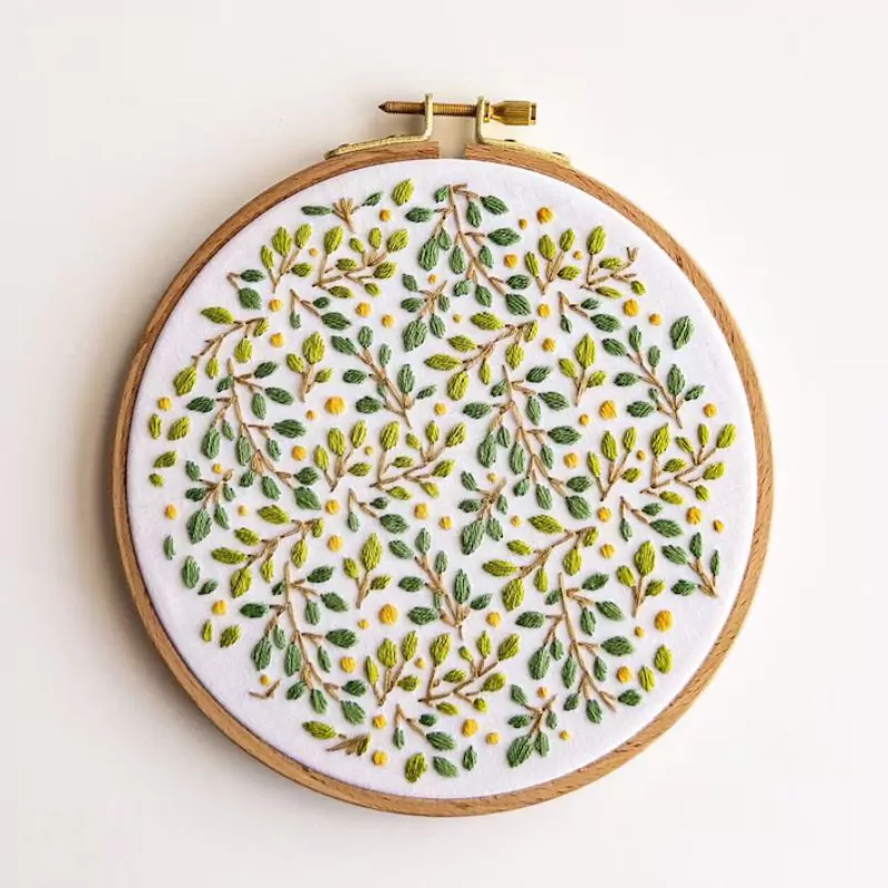 Broderie abstraite Lemon Grove - motif de broderie botanique par Olmsted Needlework Co