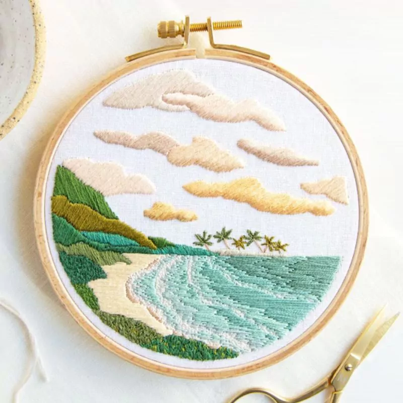 Hidden Beach - motif de broderie par Lark Rising Embroidery