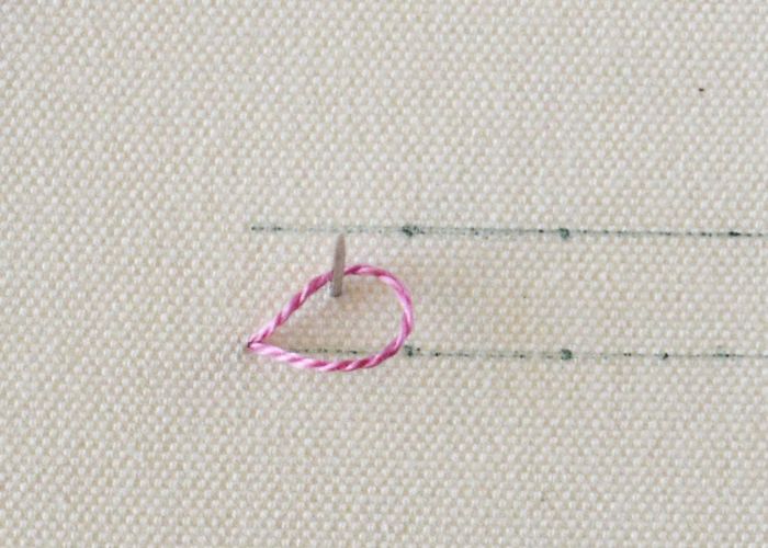 Feathered Chain Stitch step2