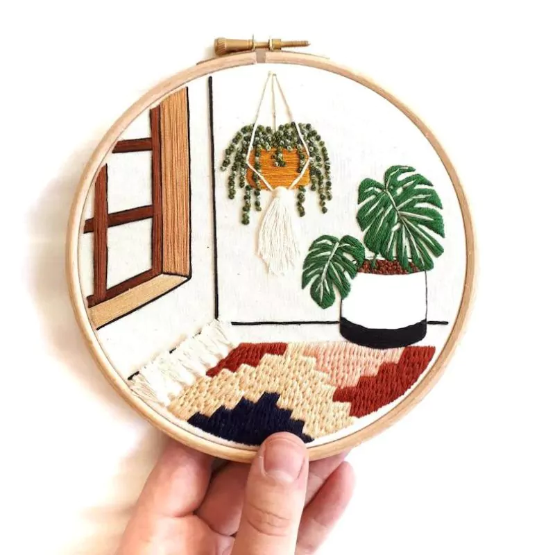 Scène du milieu du siècle avec Monstera & Rug - motif de broderie par SewBotanicalUK sur Etsy