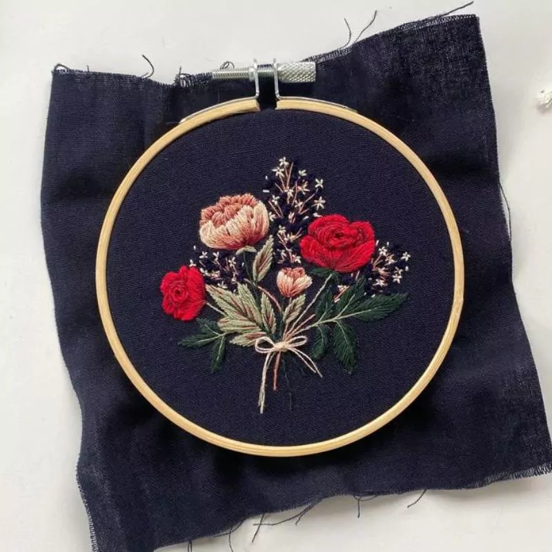 Roses are Red - embroidery pattern by HarvestGoodsCo on Etsy