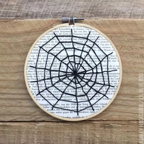 Halloween embroidery hoops - Embroidery on paper by Lil Blue Boo