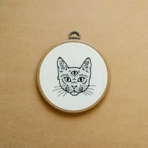 Gato de tres ojos - por ALIFERA en Etsy