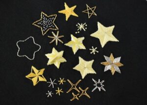 17 Stelle da Ricamare - Sampler con Stelle e Scintille per ricamo a mano