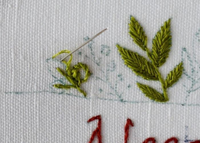 Embroider rounded leaves with Stem stitch