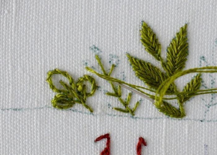 Embroider the branches with Straight stitch