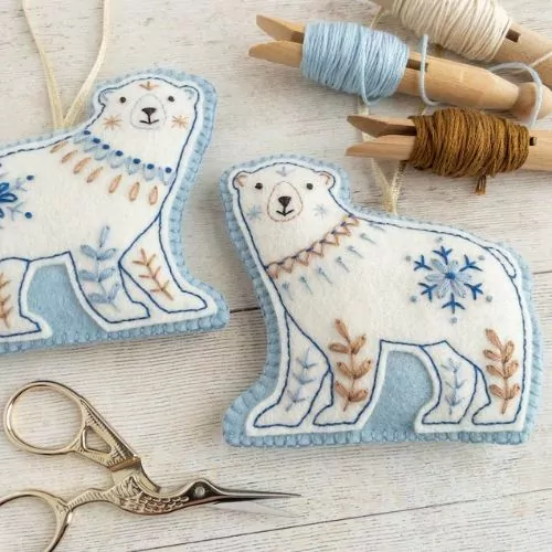 Felt polar bears - DIY holiday ornaments embroidery pattern by TheHoopInHand on Etsy