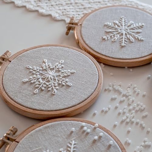 Five Snowflakes - Christmas hand embroidery pattern on Etsy 