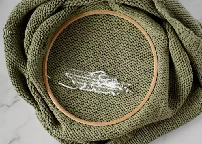 Duplicate Stitch Embroidery - secure the ends on the back