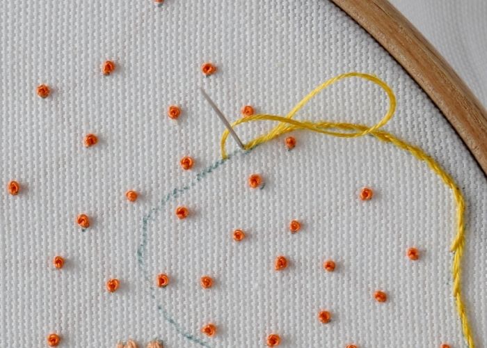 Stem stitch - beginner embroidery stitches 1