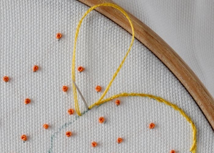 Stem stitch - beginner embroidery stitches 2