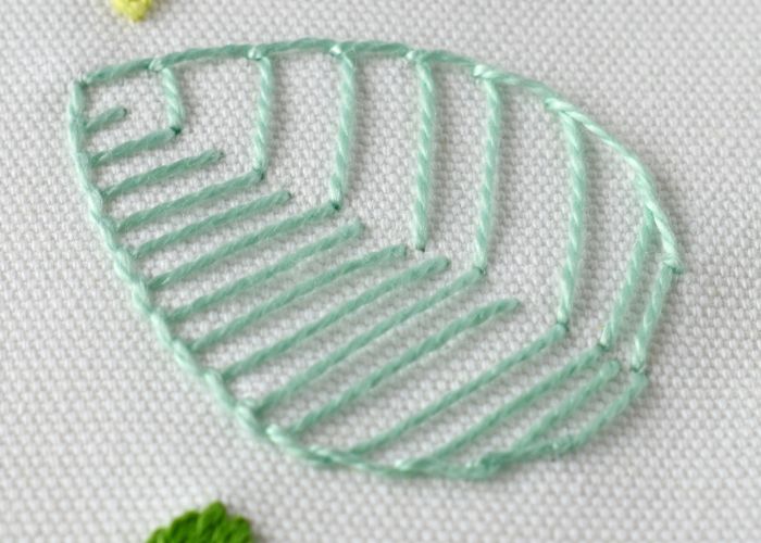 Blanket stitch leaf