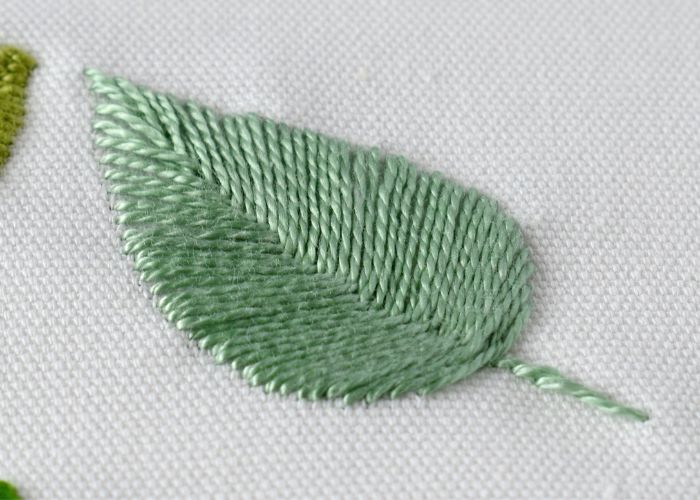 Fishbone stitch leaf