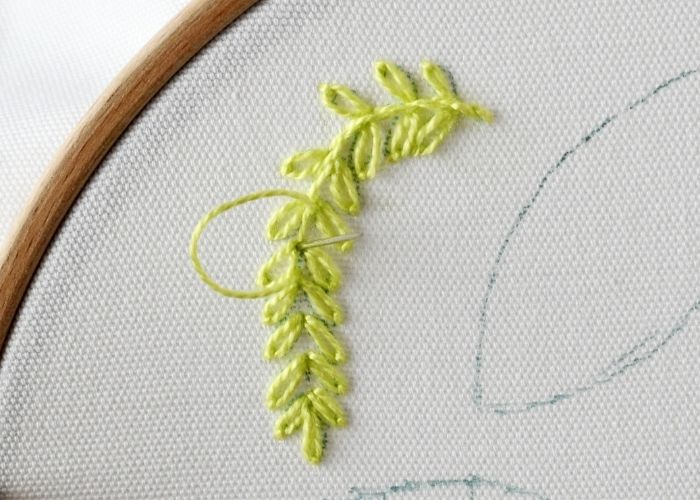 How to embroider leaves - stem stitch stem