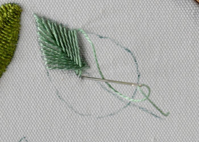 How to embroider leaves with Fishbone stitch