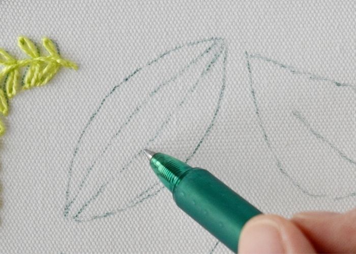 How to stitch leaves - closed Cretan stitch