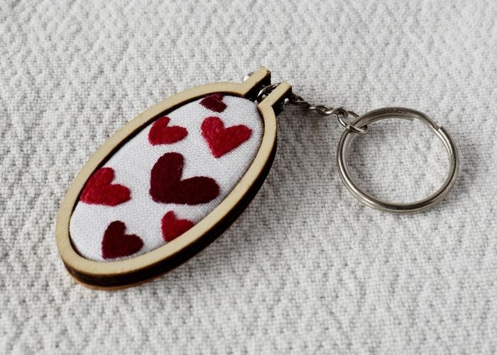 Mini hoop pendant with key ring