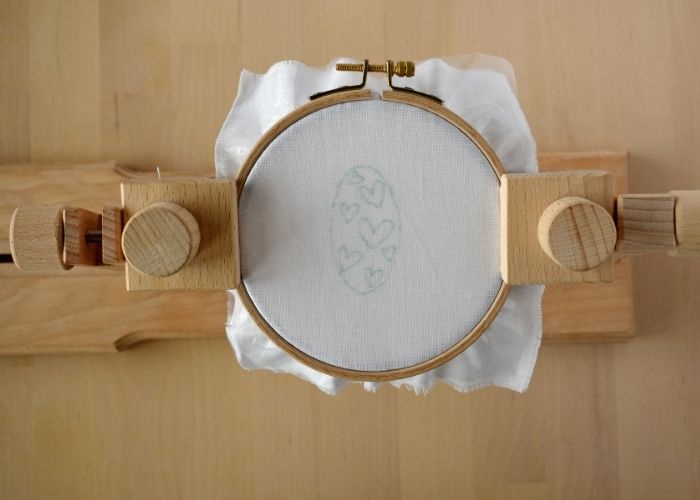 Using hoop stand for stability