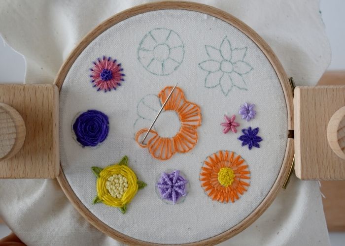 flower embroidery for beginners with Blanket stitch
