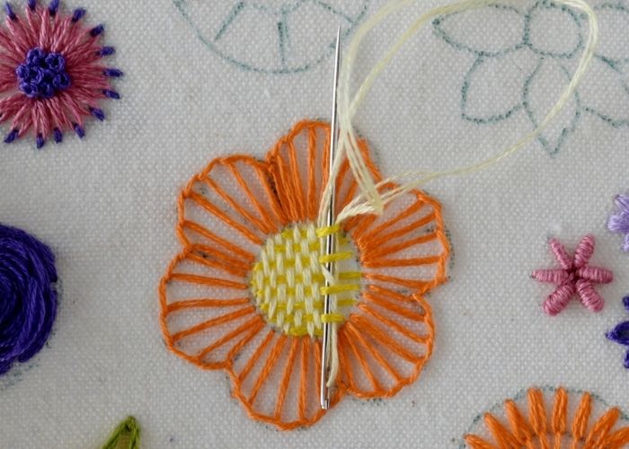 Make woven stitch flower center
