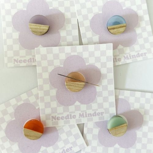 Cute magnetic needle minder by KittyBloomStudio on Etsy