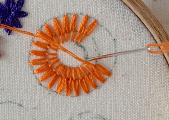 how to embroider flowers with long-tailed chain stitch instructions