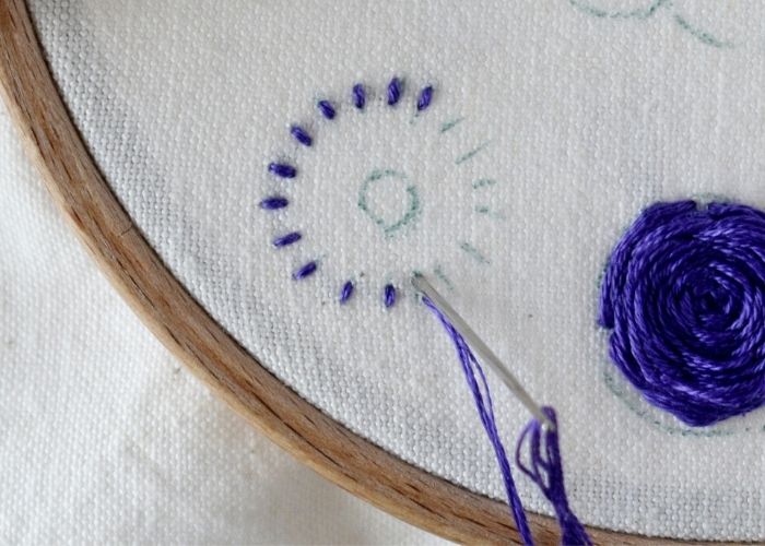 Reverse Chain stitch flower step 1 image