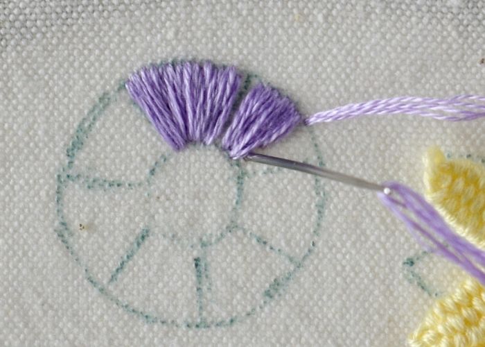 easy way to embroider flowers with satin stitch