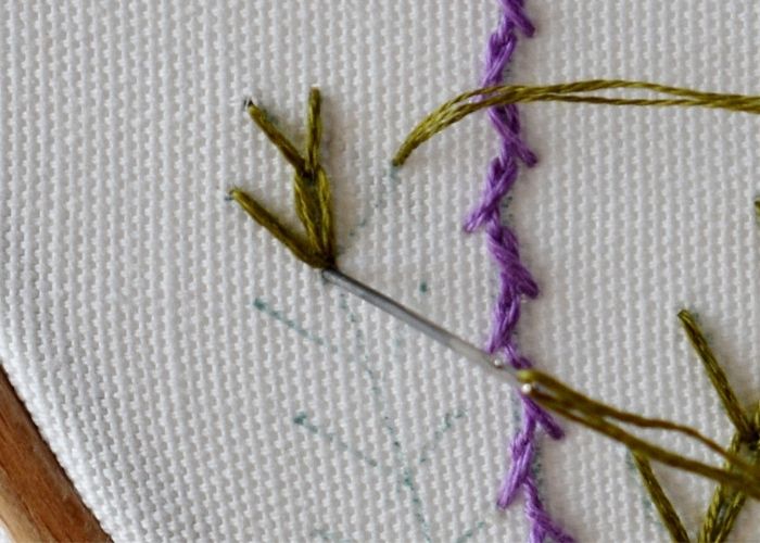 Chain Stitch variations Wheatear Stitch step 4 image