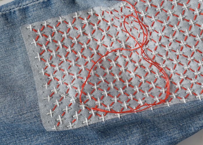 Sashiko Style Mending tutorial - inverted the colors - image
