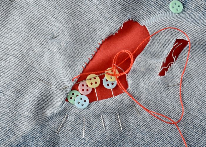 Sashiko Style Mending tutorial - Sew the edge of the hole - image