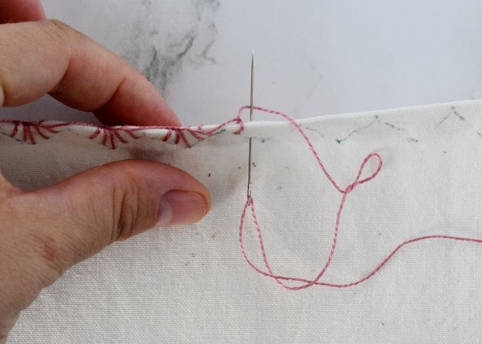 Decorating the edge with Rosette of Thorns stitch image