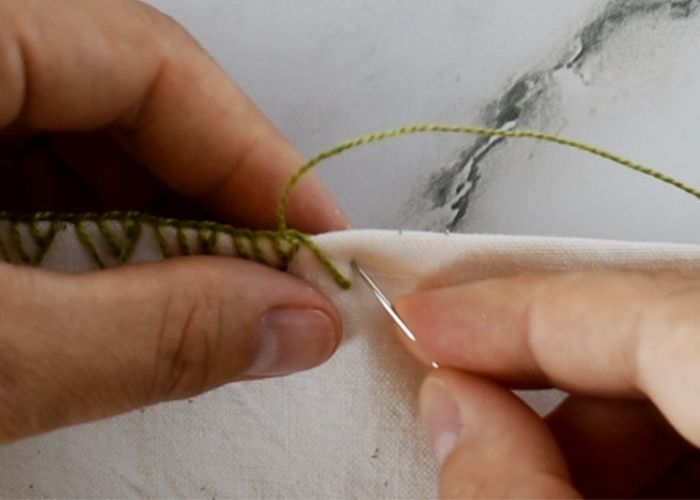 Hand sewing Blanket Stitch Triangles edge image