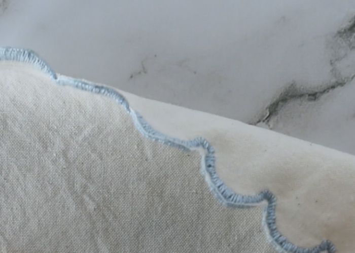 Scallop Stitch edging - front and reverse sides image