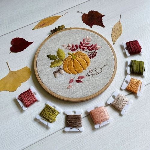Schema di ricamo per zucca in PDF di VividStitchShop su Etsy