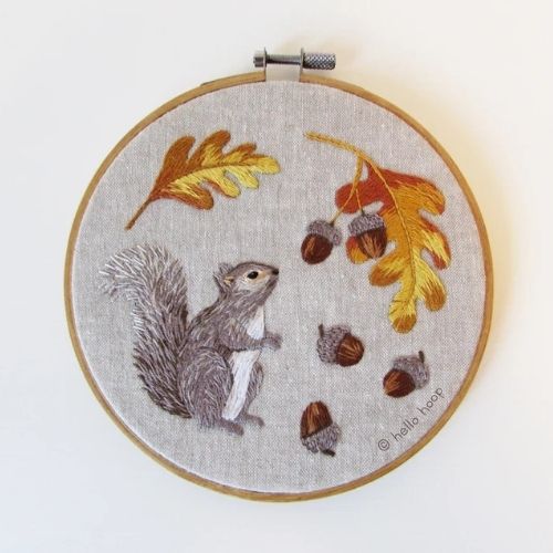 Scoiattolo e ghiande - Schema di ricamo a mano di HelloHoop su Etsy