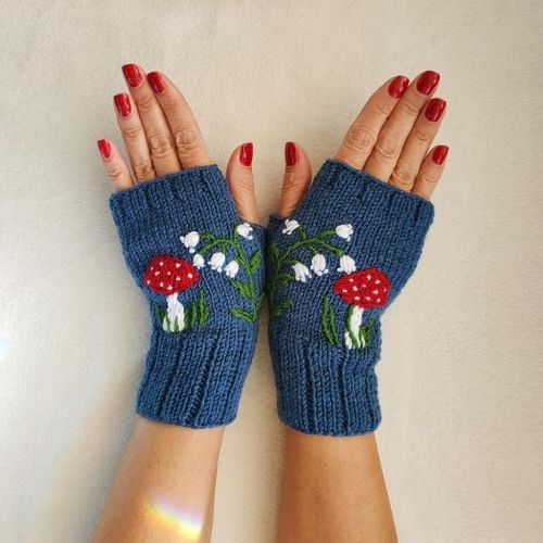 Embroidered Mushroom and Flower fingerless gloves by NewdayCraft on Etsy