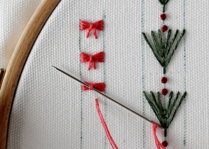 Simple border embroidery design - Bows - embroidery instructions step 6 image
