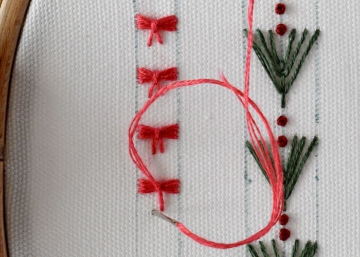 Simple border embroidery design - Bows - embroidery instructions step 7 image
