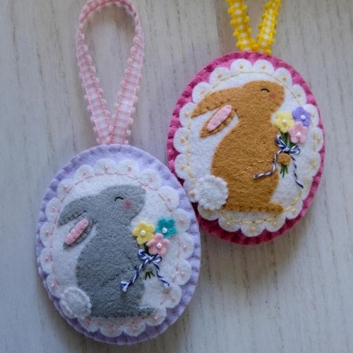 Bouquet Bunny Rabbit - Felt ornament pattern tutorial by ThistleandGriffin imae