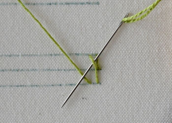 Point de boucle noué tutoriel de broderie à la main étape7 image