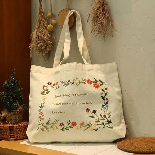 Kit per ricamo a mano di fiori per borse per principianti su Etsy image