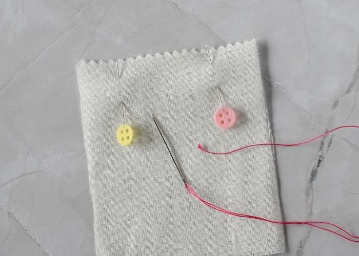 Back Stitch sewing method step 1 image