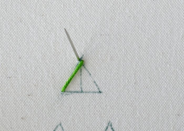 Sprats Head Stitch hand embroidery tutorial step 2 image